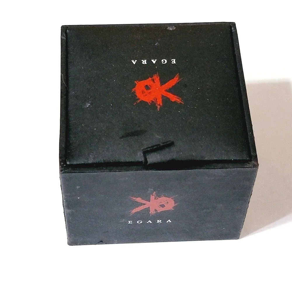 Engara cufflinks featuring